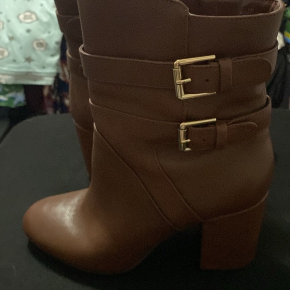 Nine West Wo size 10 LEATHER Brown Heeled Boots w/GOLD Buckle ACCENT 4” HEELS - Picture 6 of 12